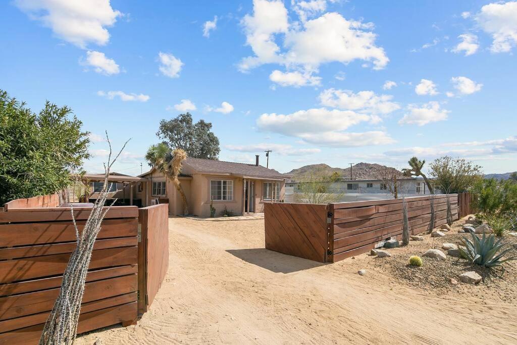 The Desert Nomad Retreat In Joshua Tree Village Exterior photo